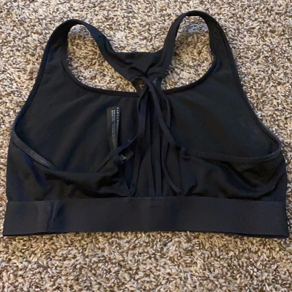 Victoria Secret sports bra size Medium - Picture 2 of 4